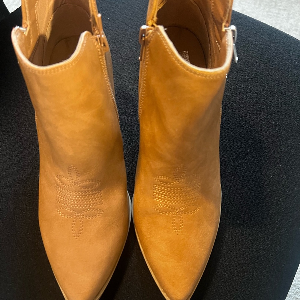 Booties size 7 - Picture 7 of 7